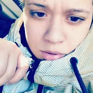 Meet your Posher, Kiana